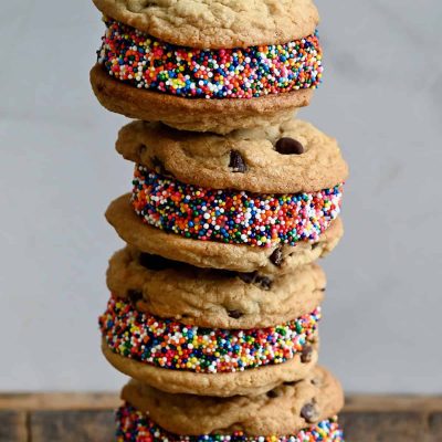 sprinkle-cookie-ice-cream-sandwiches Frosted Luau's Soft Serve Ice Cream and Cookie Sandwich